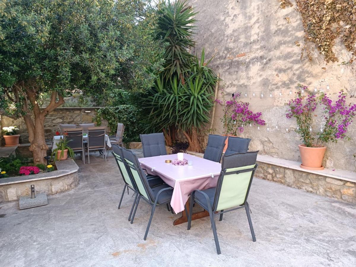 Diocletian Garden Centar Lägenhet *